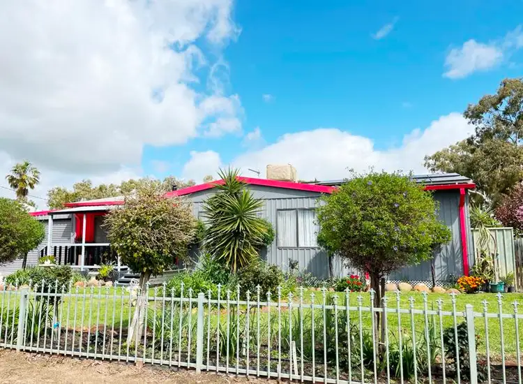 118 ROBERTS Street, Moora WA 6510