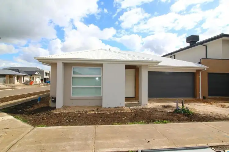 7 United Way, Donnybrook VIC 3064