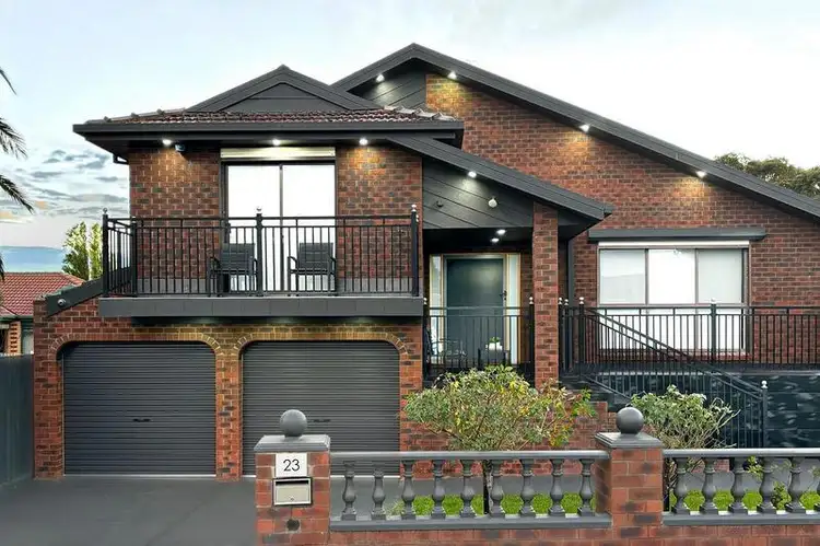 23 Amarina  Close