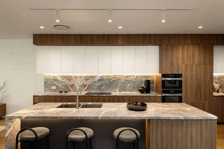 51 Sixth Avenue, St Lucia QLD 4067