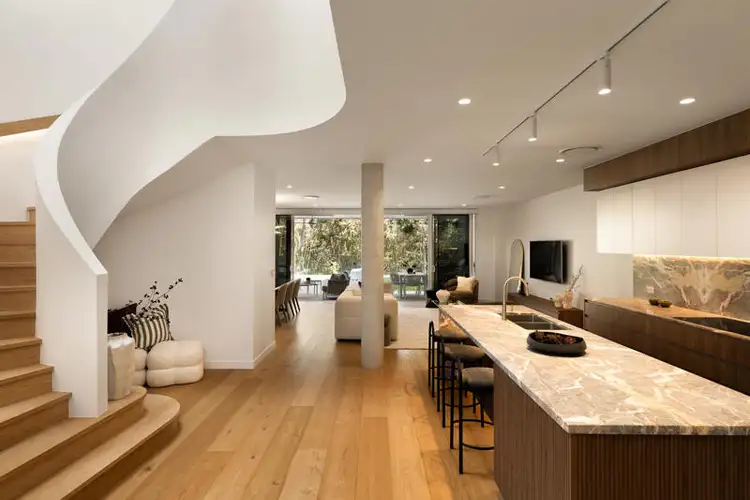 51 Sixth Avenue, St Lucia QLD 4067