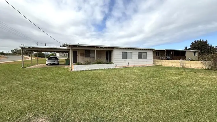 6 Bonham Street, Leeman WA 6514