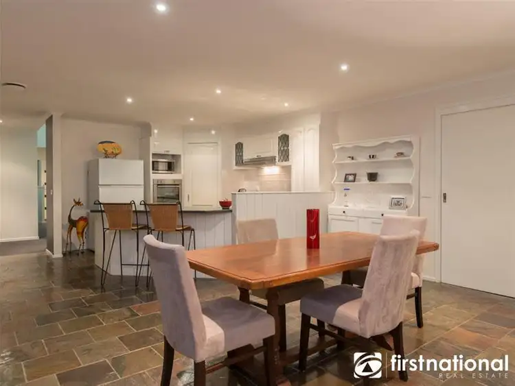 Fifth view of Homely house listing, 2 Mary Court, Berwick VIC 3806