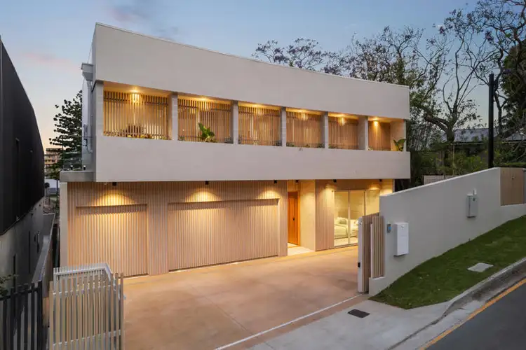 2A Holmes Street, Toowong QLD 4066