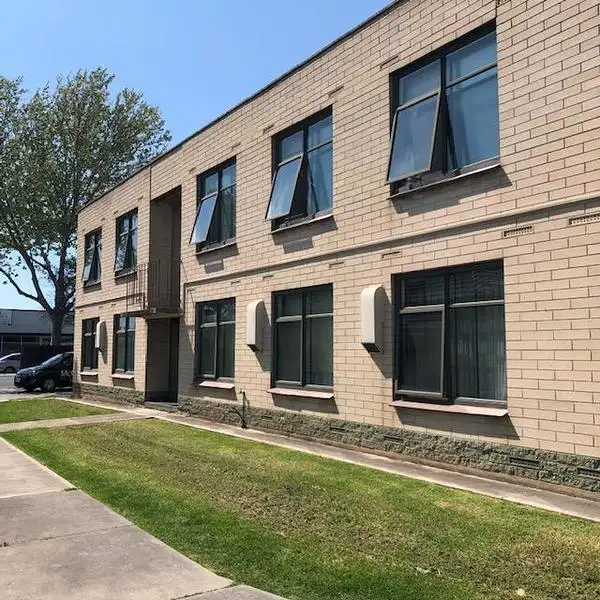 4/257 Sir Donald Bradman Drive