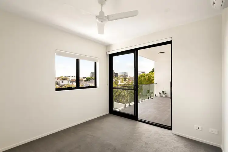 Sixth view of Homely house listing, 305/89 Old Cleveland Road, Stones Corner QLD 4120