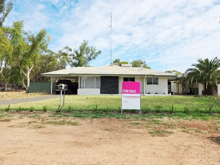 19 RILEY Road, Moora WA 6510