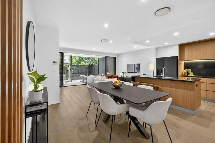 32/66 Illowra Street