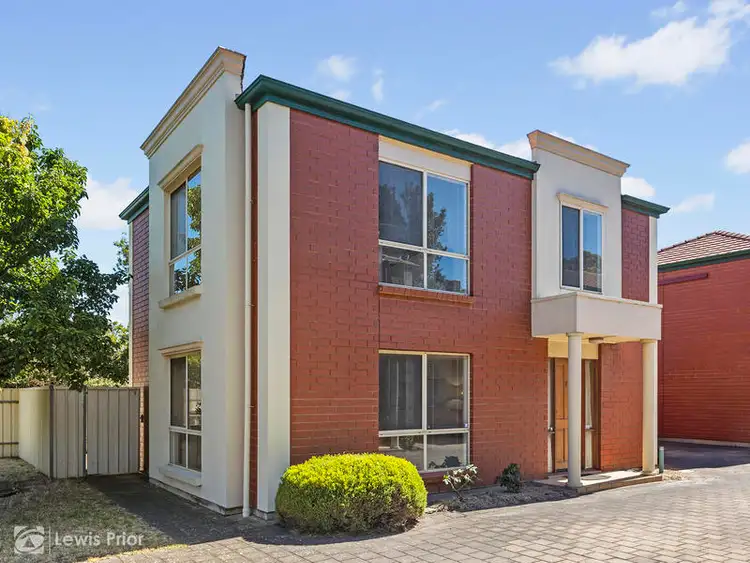 1/8 Barry Road