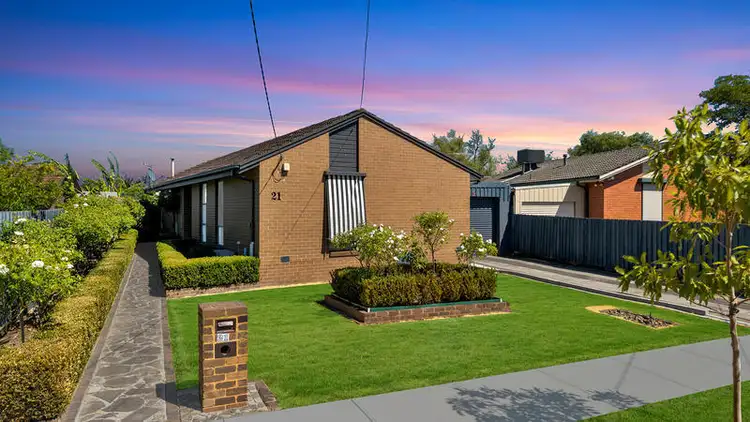21 Tatura Crescent