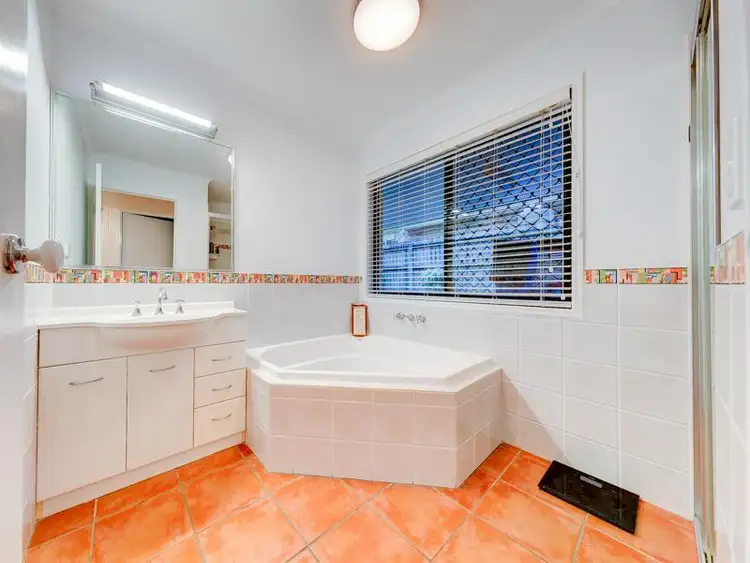 Sixth view of Homely house listing, 2 Eastridge Place, Kuraby QLD 4112