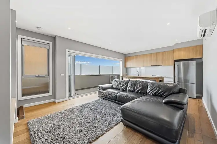 4/16 Holmes  Road