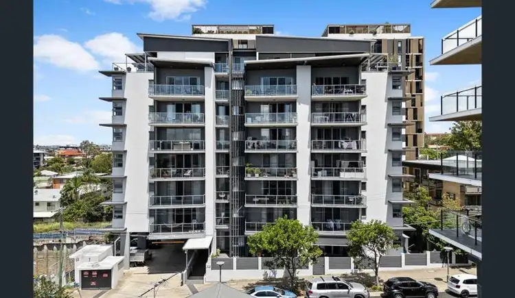 50/52 Latham Street