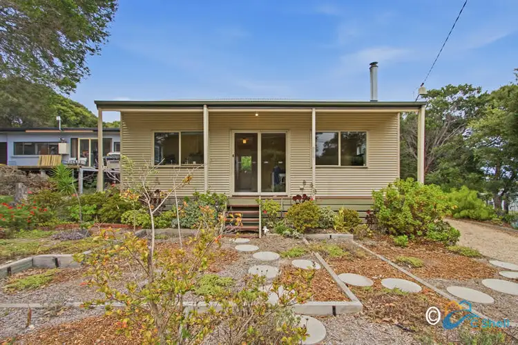 18 White Crescent