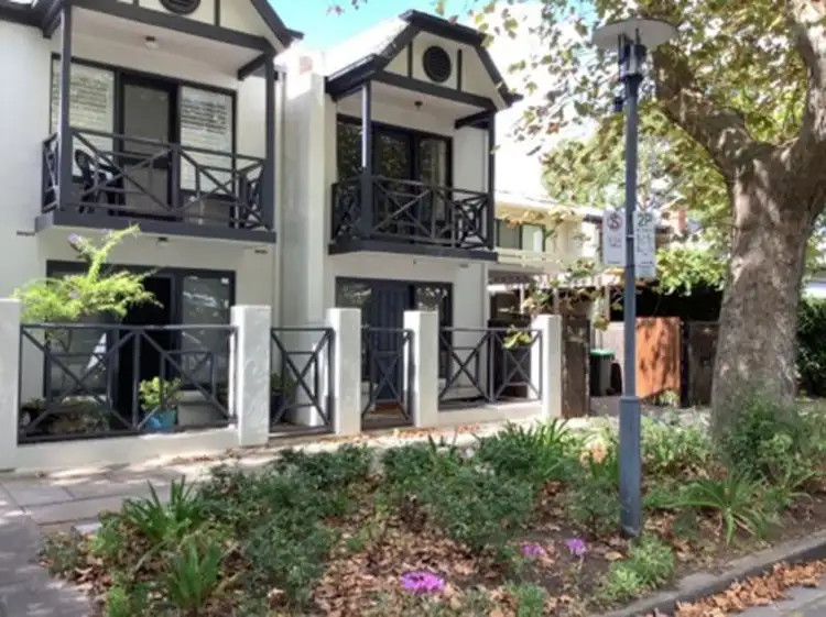 2/33 Stanley Street
