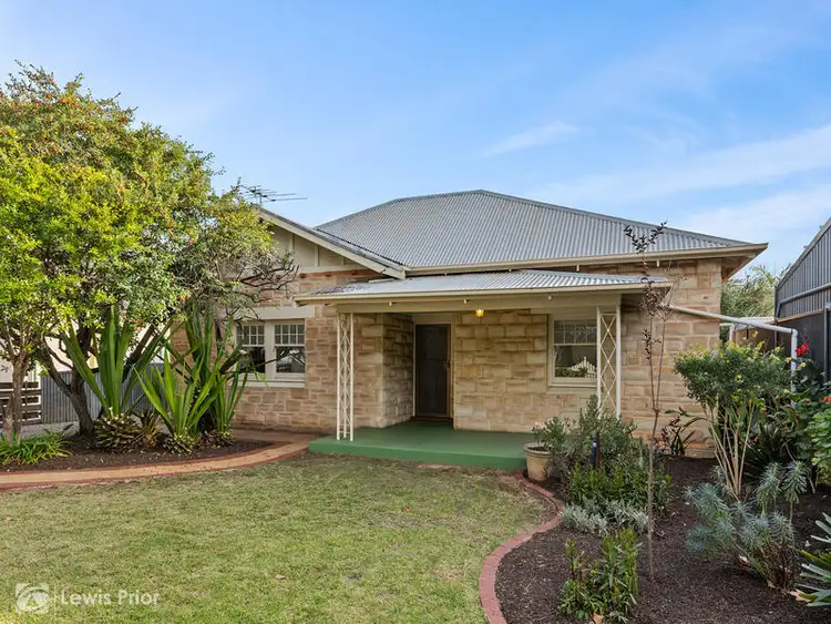 1 Clovelly Avenue
