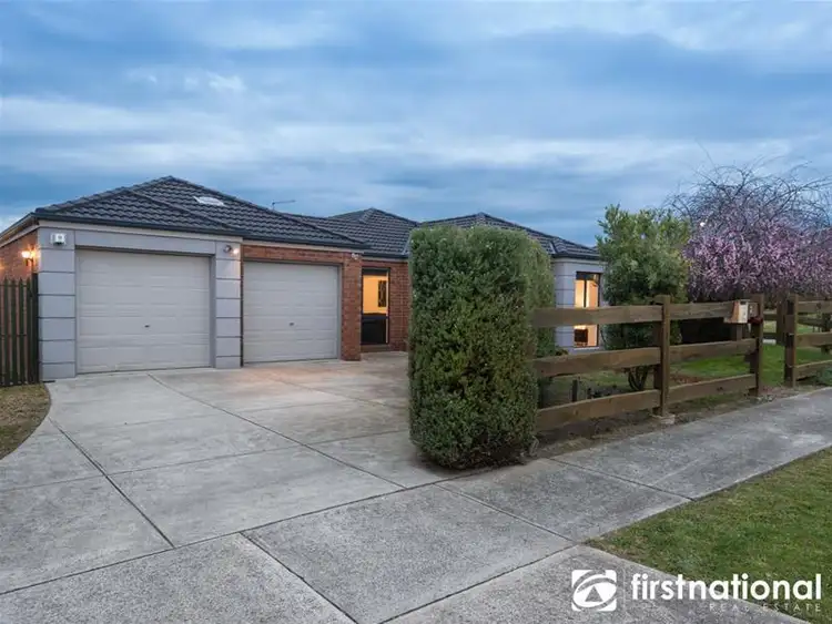 2 Strahan Close, Berwick VIC 3806