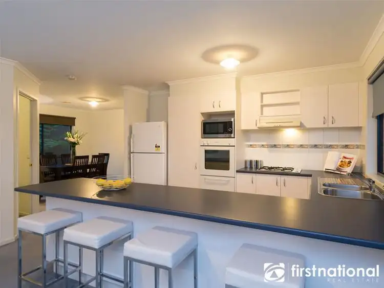 Fifth view of Homely house listing, 2 Strahan Close, Berwick VIC 3806