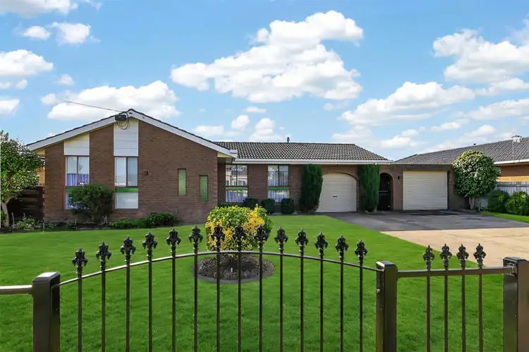 16 Sundale Road