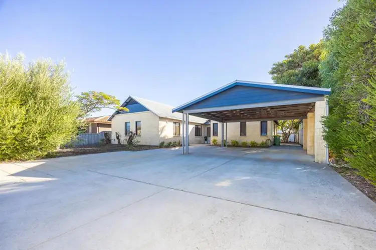 11 Tahiti Place