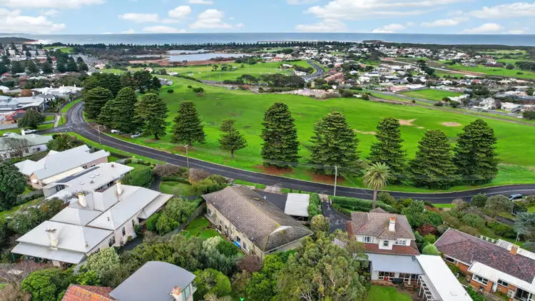 1/288 Merri Crescent