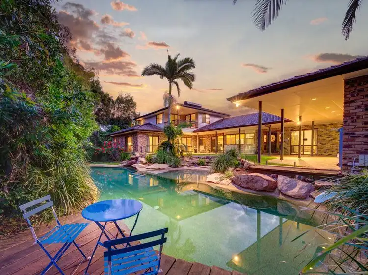 8 Gleneagles Court, Sunnybank QLD 4109