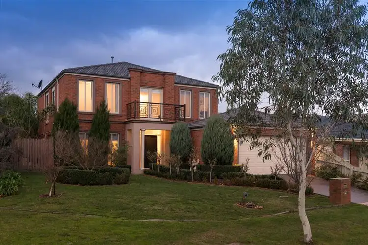 10 Lowanna Street, Berwick VIC 3806