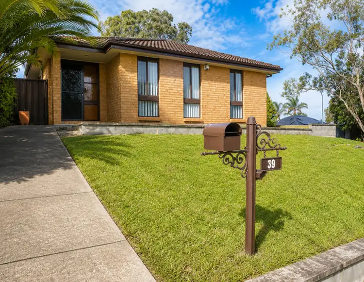 39 Hamlet  Crescent