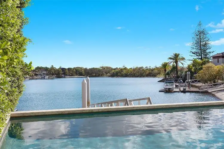 5 Valencia Avenue, Isle Of Capri QLD 4217