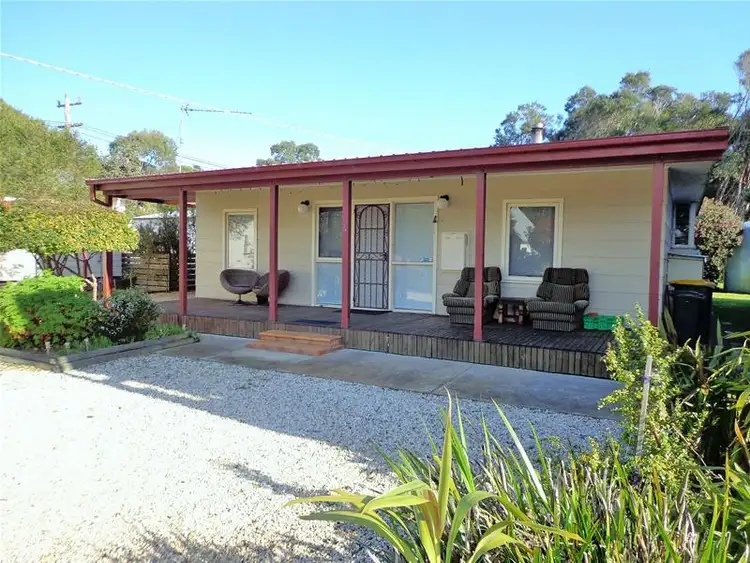 4 Leon Street, Loch Sport VIC 3851