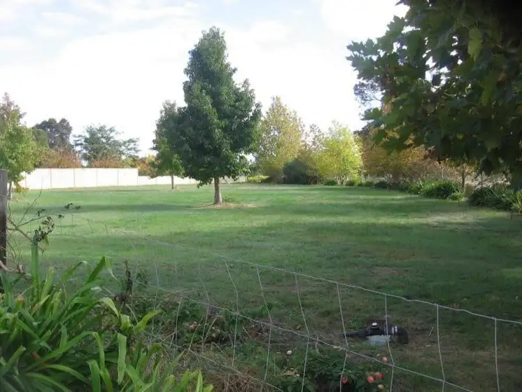 Third view of Homely house listing, 2 Leschenaultia Circle, Donnybrook WA 6239