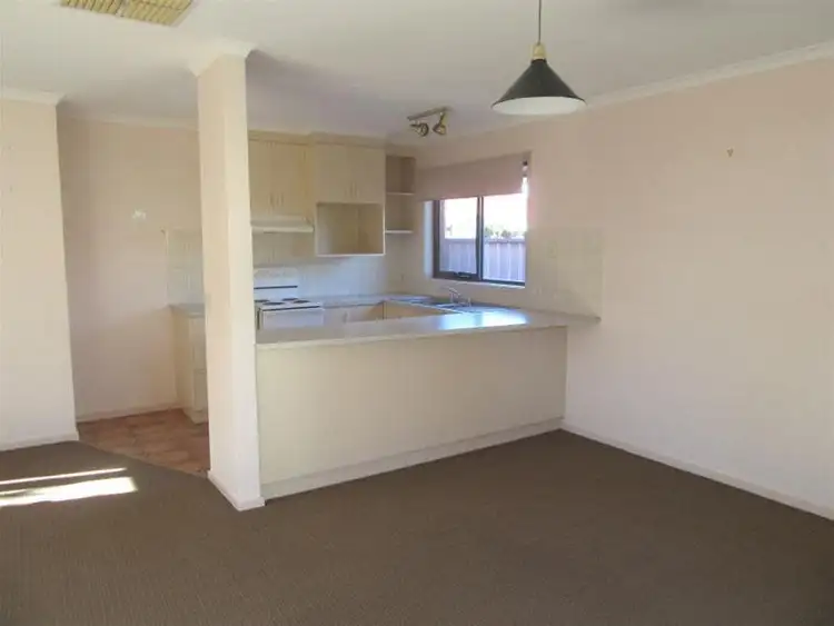 Fourth view of Homely unit listing, 2/18 De Garis Drive, Mildura VIC 3500