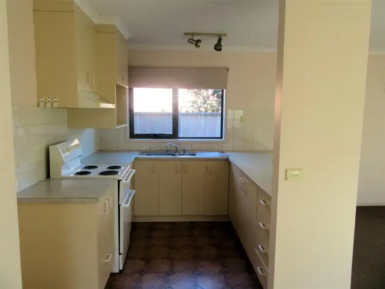 Fifth view of Homely unit listing, 2/18 De Garis Drive, Mildura VIC 3500