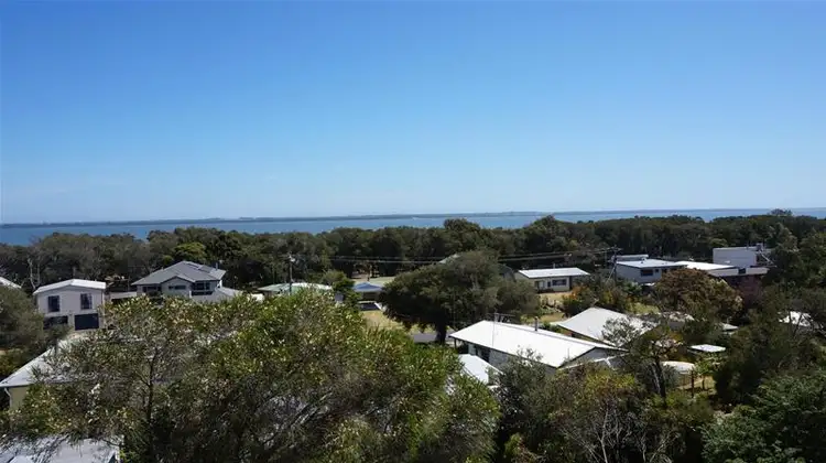 35 Wattle Grove, Loch Sport VIC 3851