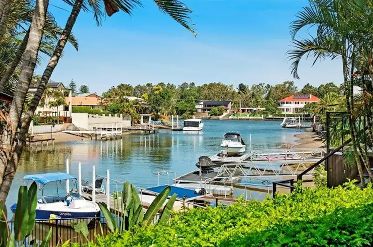 26 Platypus Avenue, Sorrento QLD 4217
