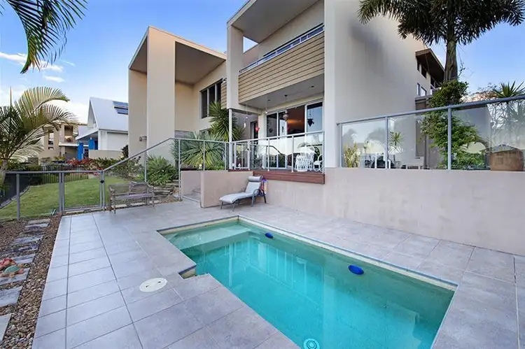 5025 Emerald Island Drive, Carrara QLD 4211
