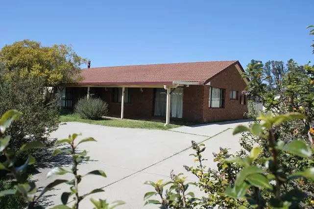 Main view of Homely house listing, 3 Kilcoy Close, Armidale NSW 2350
