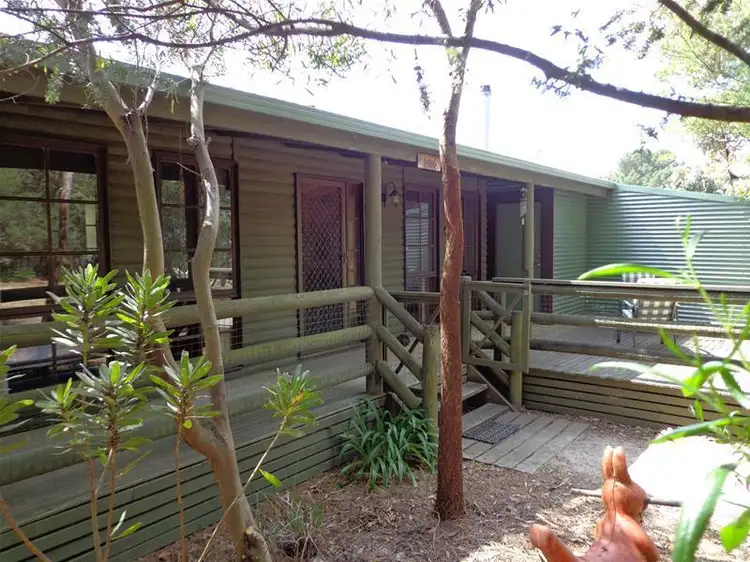 5 Central Avenue, Loch Sport VIC 3851