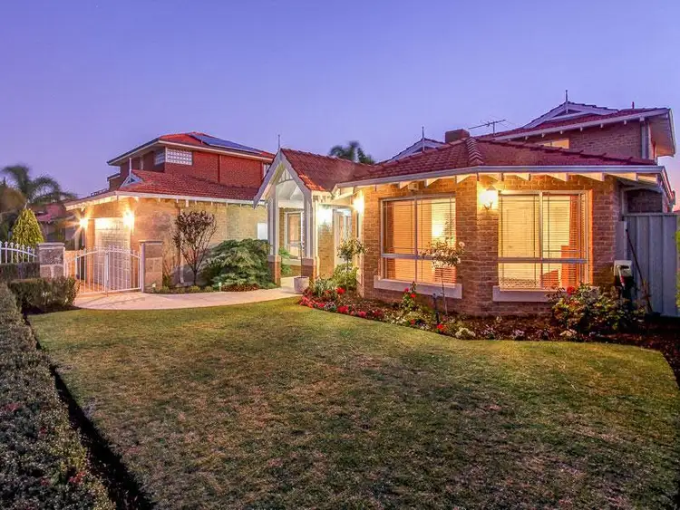 20 Meadowbrook Promenade, Currambine WA 6028