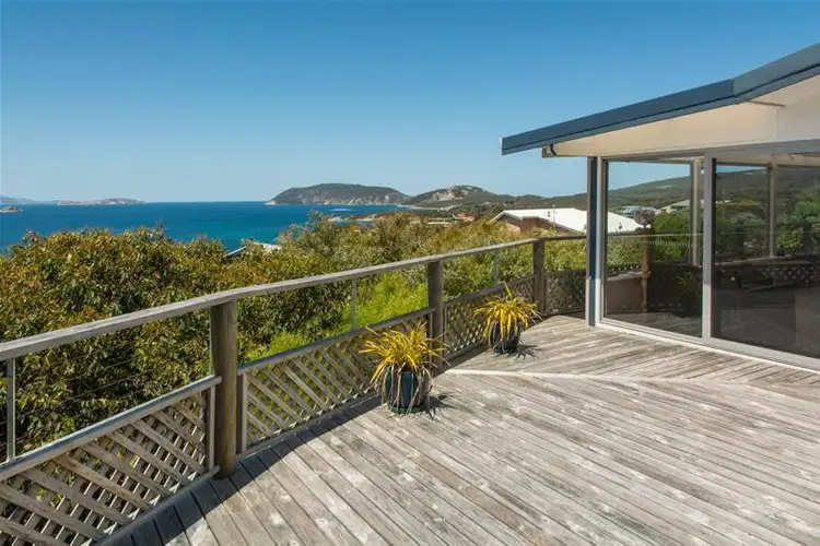16 Caledonia Crescent, Goode Beach WA 6330