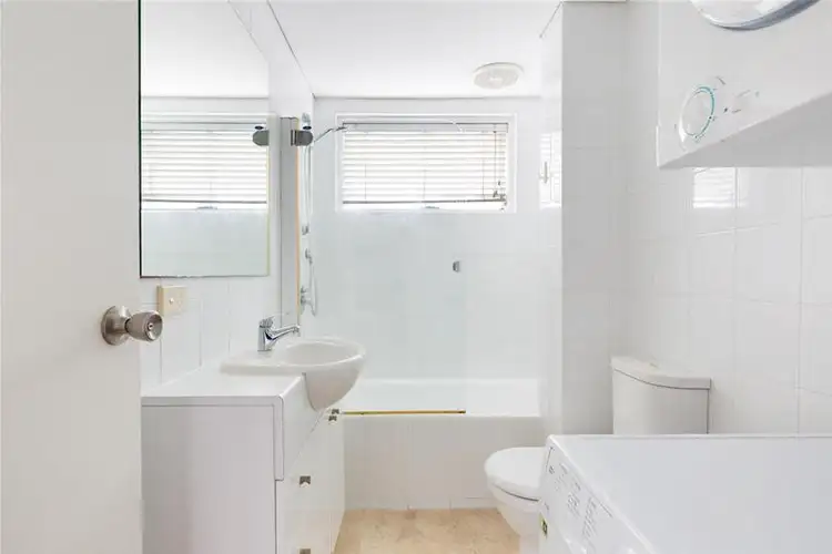 Fifth view of Homely unit listing, 2/1 Ilikai Place, Dee Why NSW 2099