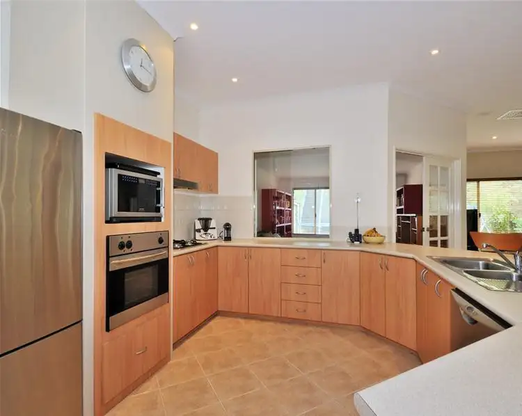 27 De Grey Retreat, Jane Brook WA 6056
