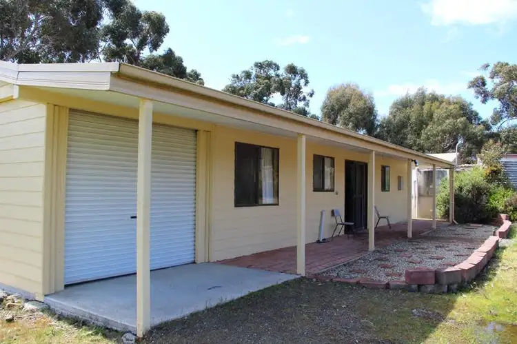 7 Cray Point Parade, Eggs And Bacon Bay TAS 7112