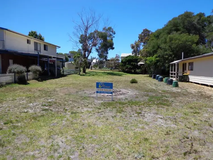 18 Cove Street, Loch Sport VIC 3851