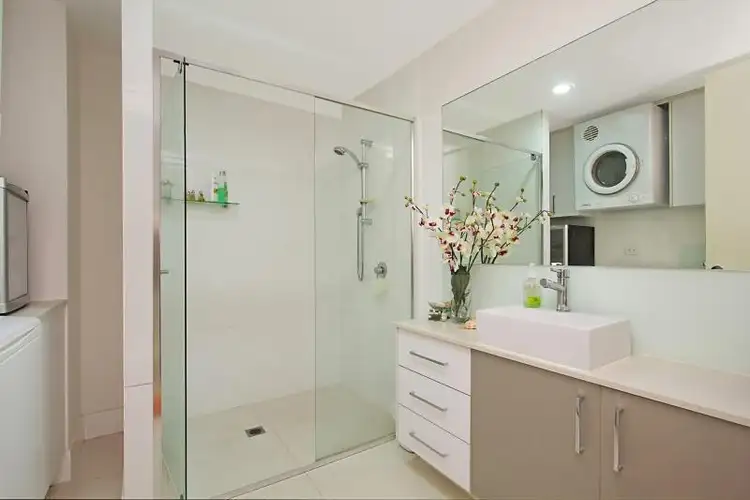 Fifth view of Homely unit listing, 2/10 Tallebudgera Drive, Palm Beach QLD 4221