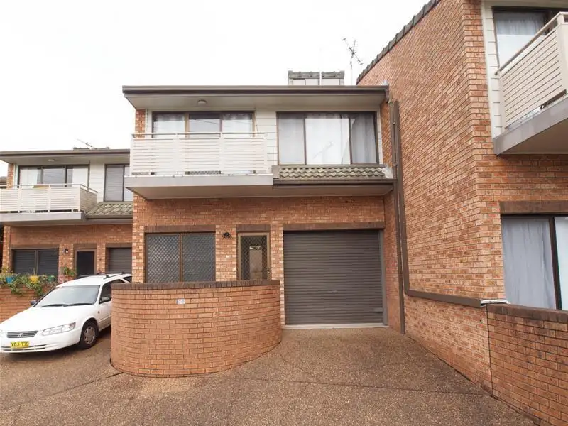 Main view of Homely townhouse listing, 2/86 Bailey Street, Adamstown NSW 2289