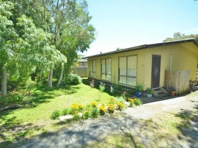7 Wilson Avenue, Inverloch VIC 3996