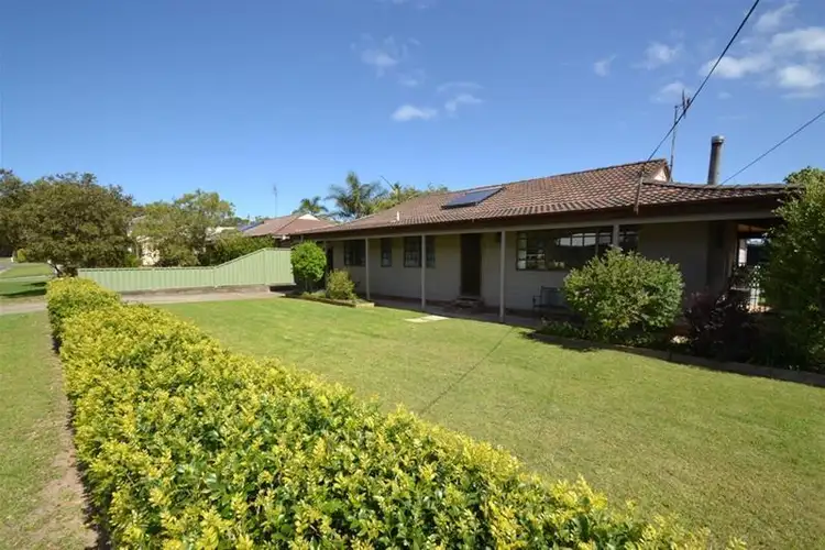 18 Lovegrove Street, Shoalhaven Heads NSW 2535