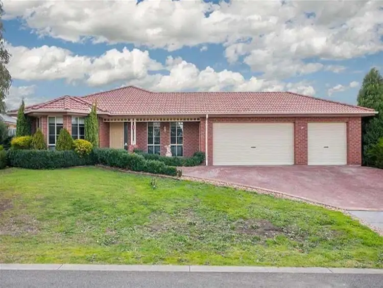 3 Semillon Crt, Sunbury VIC 3429