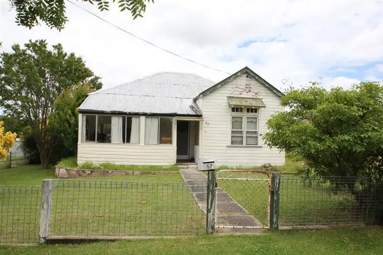 57 Molesworth Street, Tenterfield NSW 2372